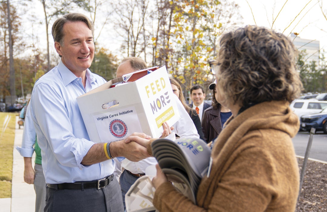 Photo of Glenn Youngkin volunteering with a nonprofit