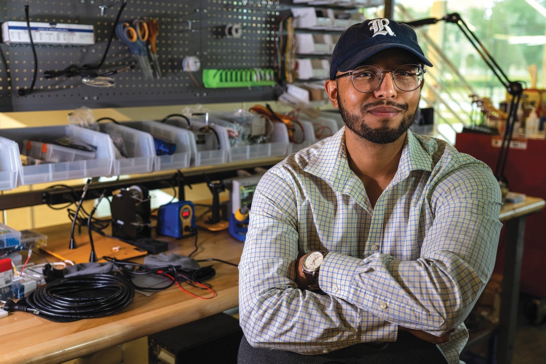 Photo of Luis Victor, a graduate student in applied physics