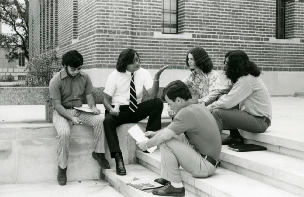 Archive photo of Richard Tapia with students in 1972