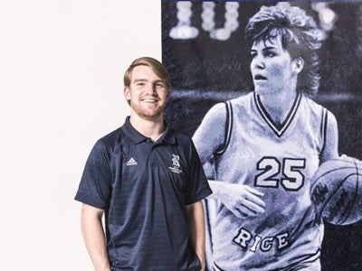 Maybe Zach Wright ’16 should find a banquet to attend every night before a Rice football game. Less than 24 hours after attending the Oct. 23 ceremony in which his mother — Holly Jones-Wright ’87 — was inducted into the Rice Athletic Hall of Fame, the junior wide receiver from The Woodlands scripted a cinematic ending to her special weeke