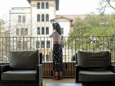 Mabel Tang ’23, on one of the terraces overlooking the old Hanszen wing.