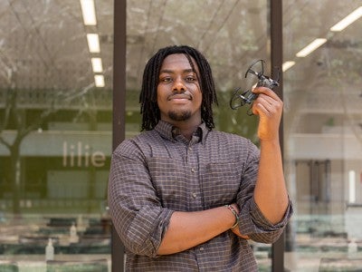 Photo of Andrew Ondara